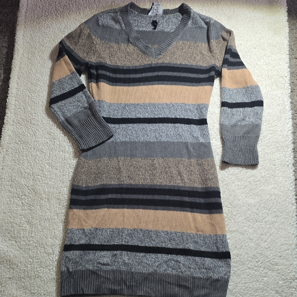 Derek Heart Gray and Tan Knit Dress